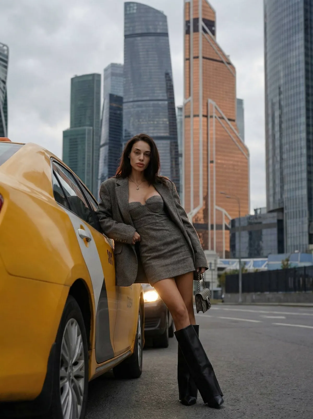 Sinematik Kentsel Moda Portre Serisi