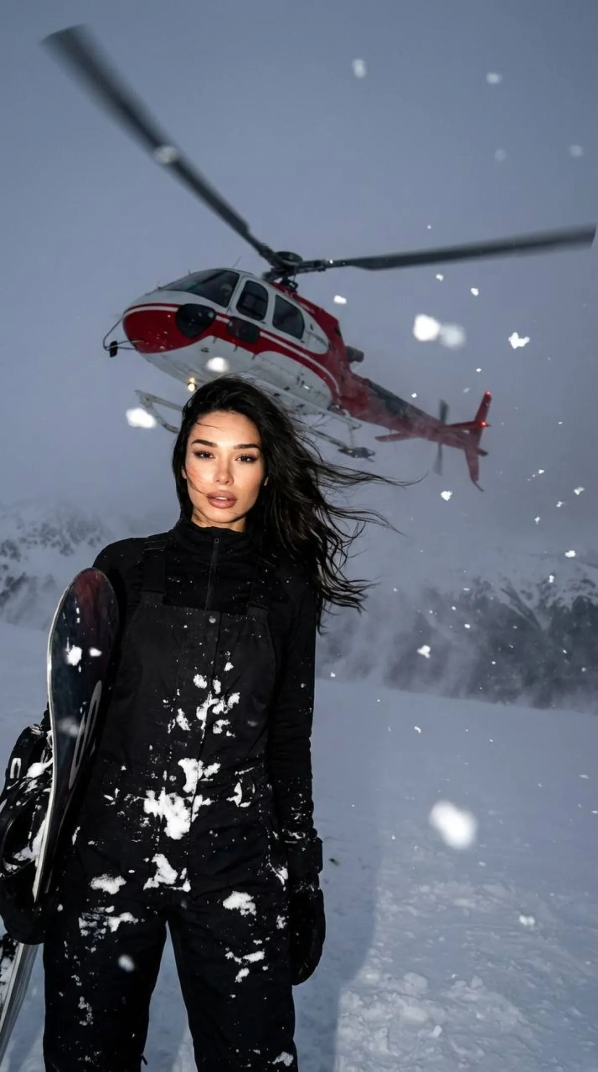 Helikopter ve Kar Fırtınası Flaşlı Çekim (Yüz Korumalı)