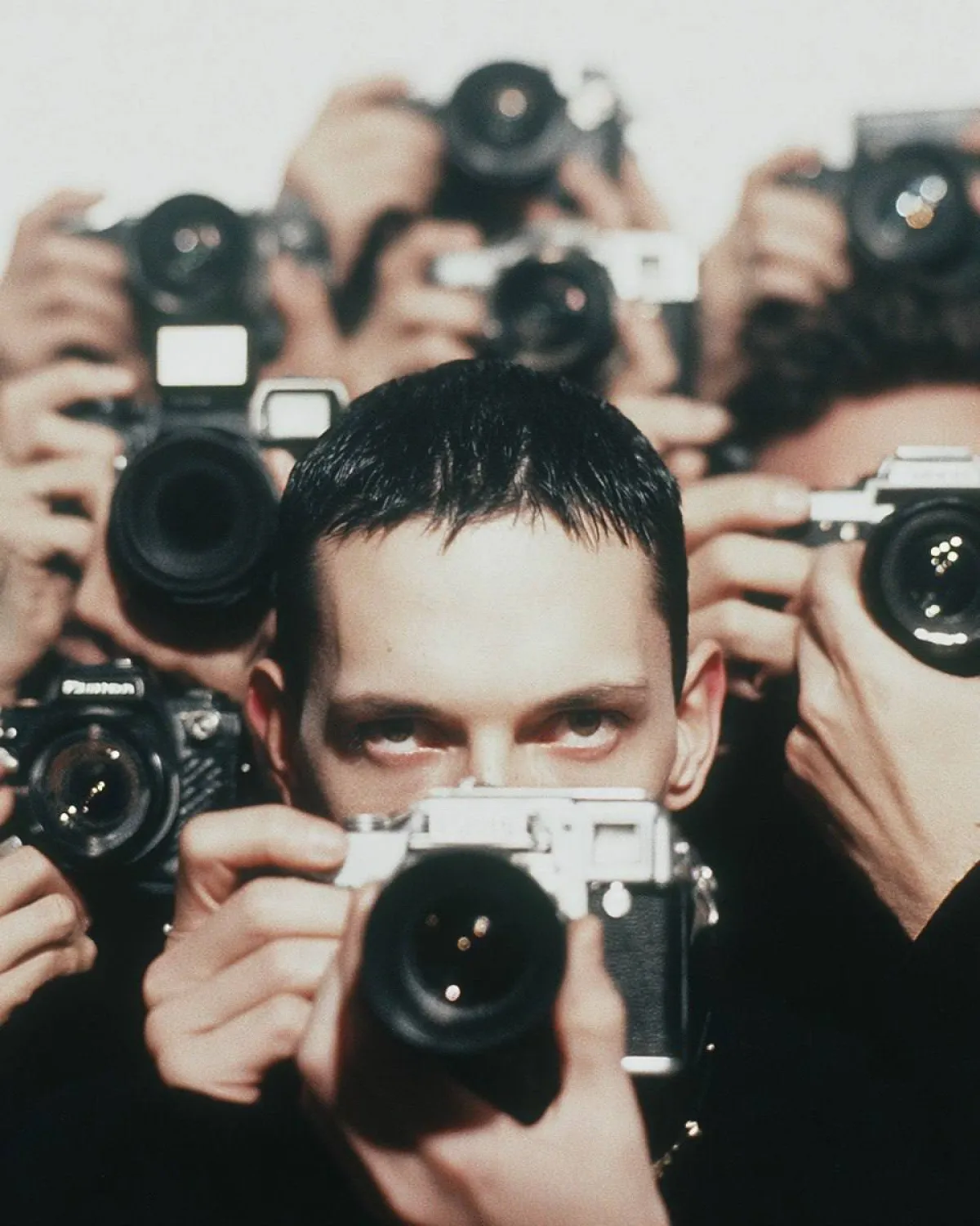 Nostaljik Paparazzi Duvarı ve Erkek Model